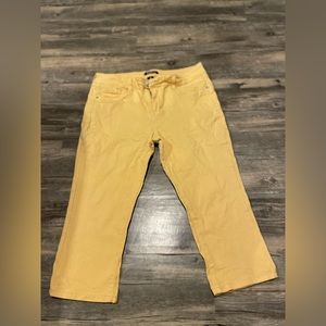 Cropped DJ JEANS Yellow jean (capri length) size 12